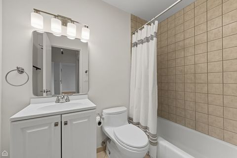 Tiny photo for 2800 N Lake Shore Drive #305, Chicago, IL 60657 (MLS # 12469563)