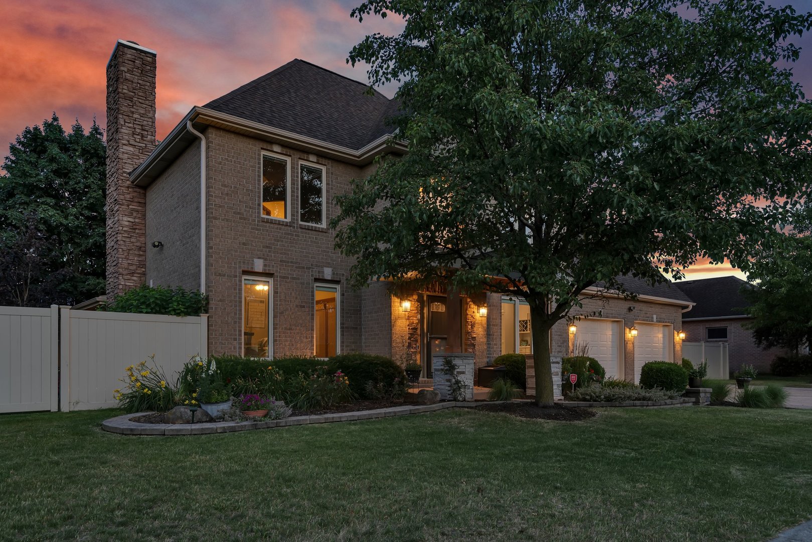 1375 Lakeside Lane