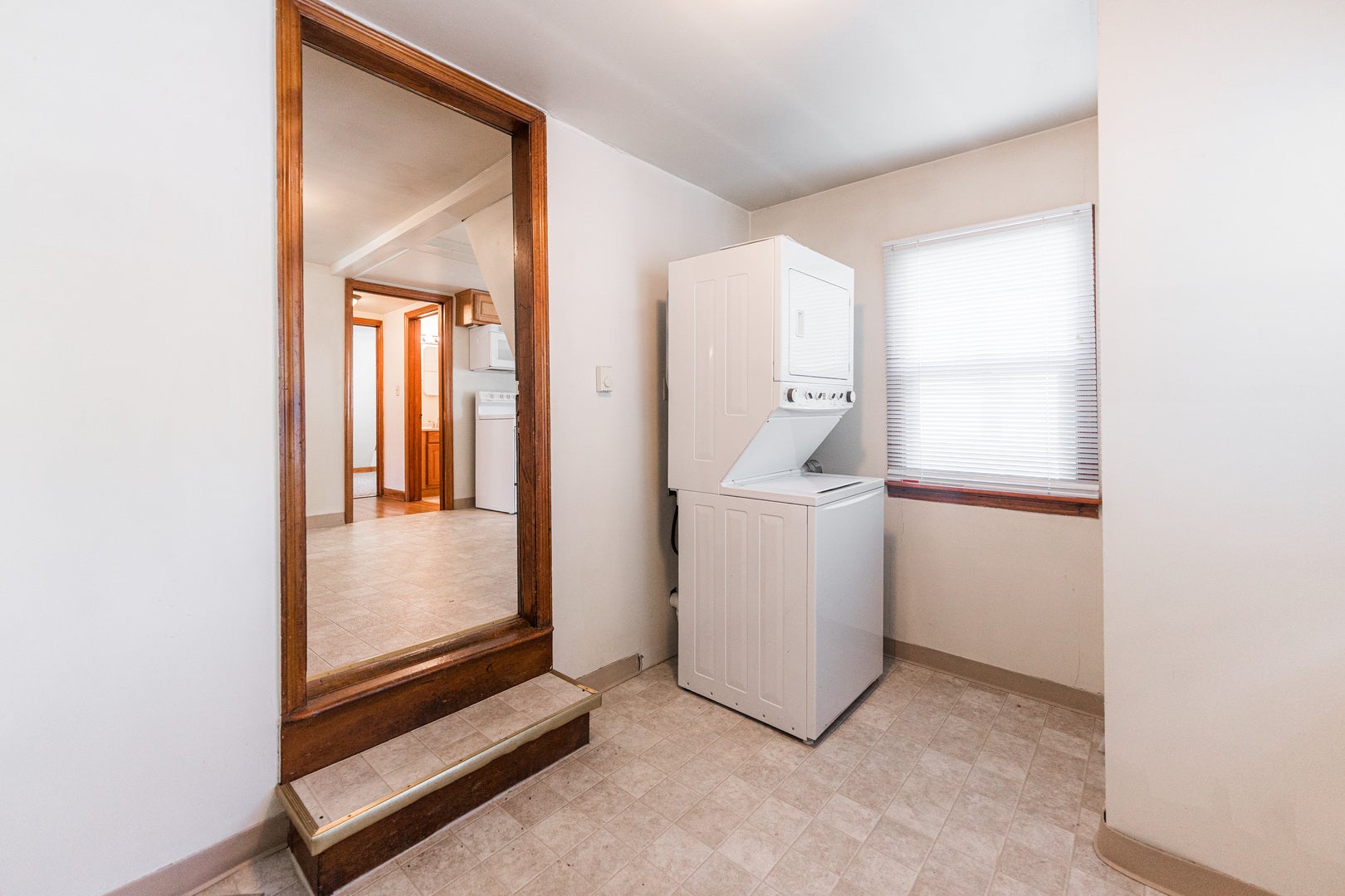 512 N 6th Street 2nd-Floor