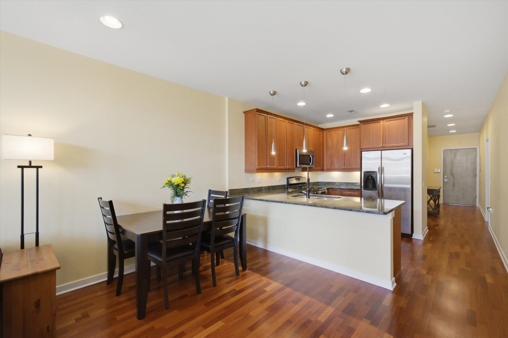 3946 N Ravenswood Avenue 411