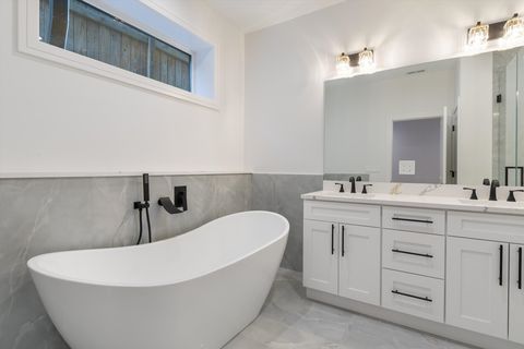 Tiny photo for 4920 N WHIPPLE Street #1, Chicago, IL 60625 (MLS # 12488911)