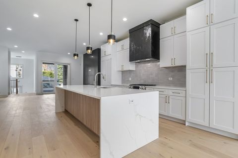 Tiny photo for 4920 N WHIPPLE Street #1, Chicago, IL 60625 (MLS # 12488911)