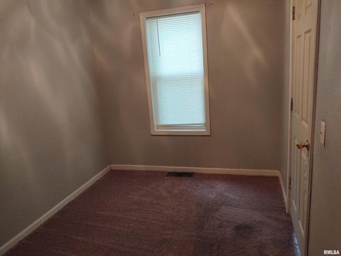 Tiny photo for 926 10TH Avenue, Rock Island, IL 61201 (MLS # QC4269717)