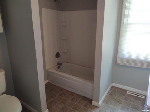 Tiny photo for 926 10TH Avenue, Rock Island, IL 61201 (MLS # QC4269717)