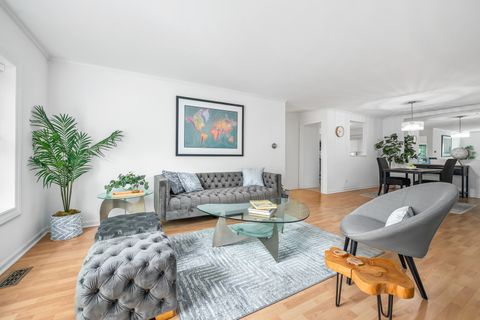 Tiny photo for 909 GREENWOOD Street #1C, Evanston, IL 60201 (MLS # 12495922)
