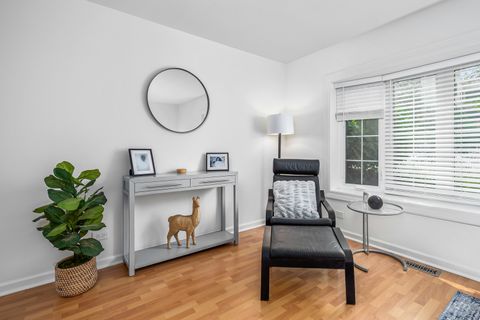 Tiny photo for 909 GREENWOOD Street #1C, Evanston, IL 60201 (MLS # 12495922)