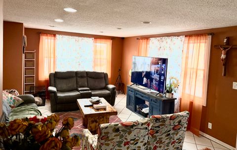 Tiny photo for 827 Monroe Avenue, Carpentersville, IL 60110 (MLS # 12579198)