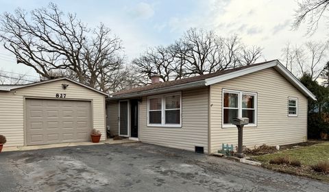 Photo of 827 Monroe Avenue, Carpentersville, IL 60110 (MLS # 12579198)