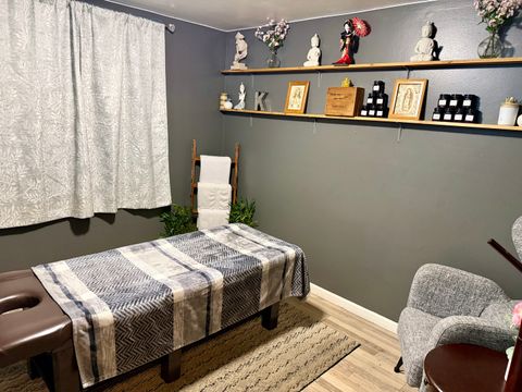 Tiny photo for 827 Monroe Avenue, Carpentersville, IL 60110 (MLS # 12579198)