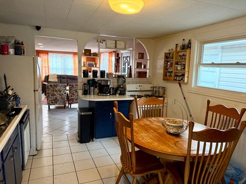 Tiny photo for 827 Monroe Avenue, Carpentersville, IL 60110 (MLS # 12579198)