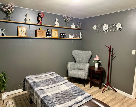 Tiny photo for 827 Monroe Avenue, Carpentersville, IL 60110 (MLS # 12579198)