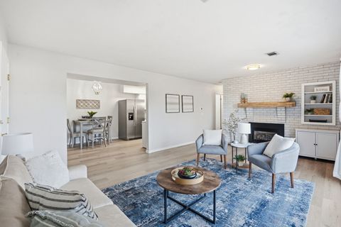 Tiny photo for 4190 Mallard Court #0010, Bettendorf, IA 52722 (MLS # 12549536)