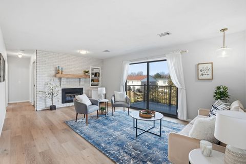 Tiny photo for 4190 Mallard Court #0010, Bettendorf, IA 52722 (MLS # 12549536)