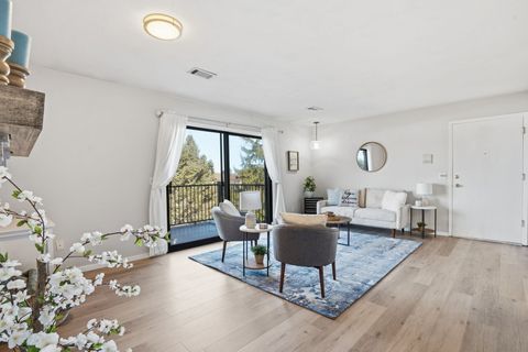 Tiny photo for 4190 Mallard Court #0010, Bettendorf, IA 52722 (MLS # 12549536)