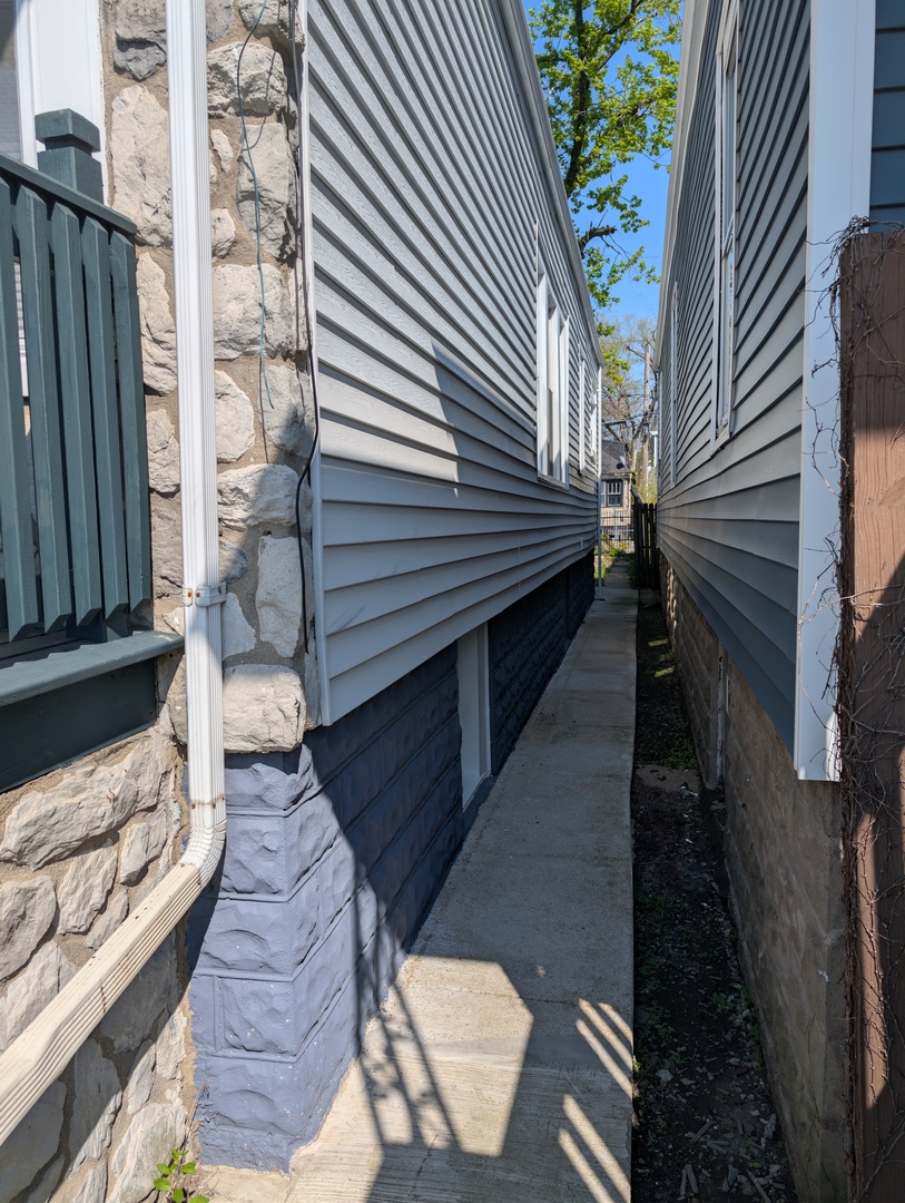 7117 S Wolcott Avenue