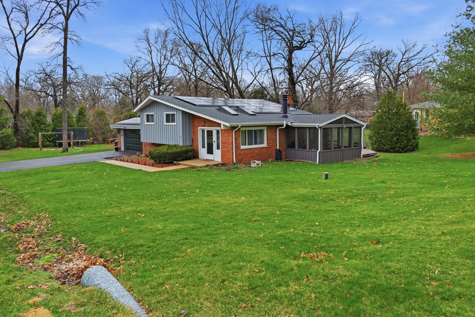 3N539 Woodland Avenue