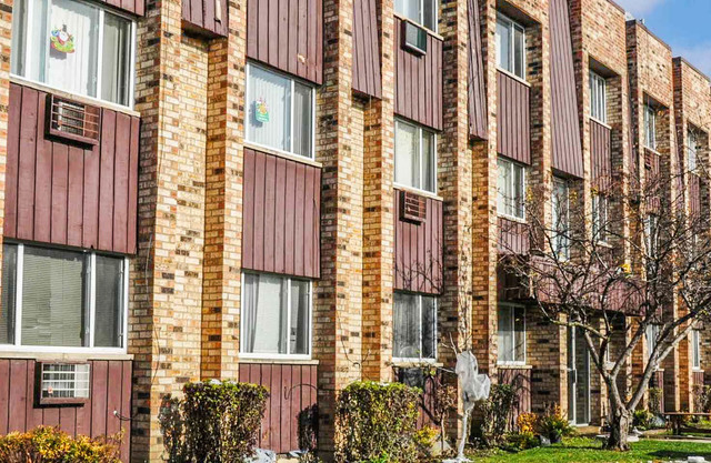 Photo 1 of 6 — 8623 W Foster Avenue 3C, Chicago, IL 60656