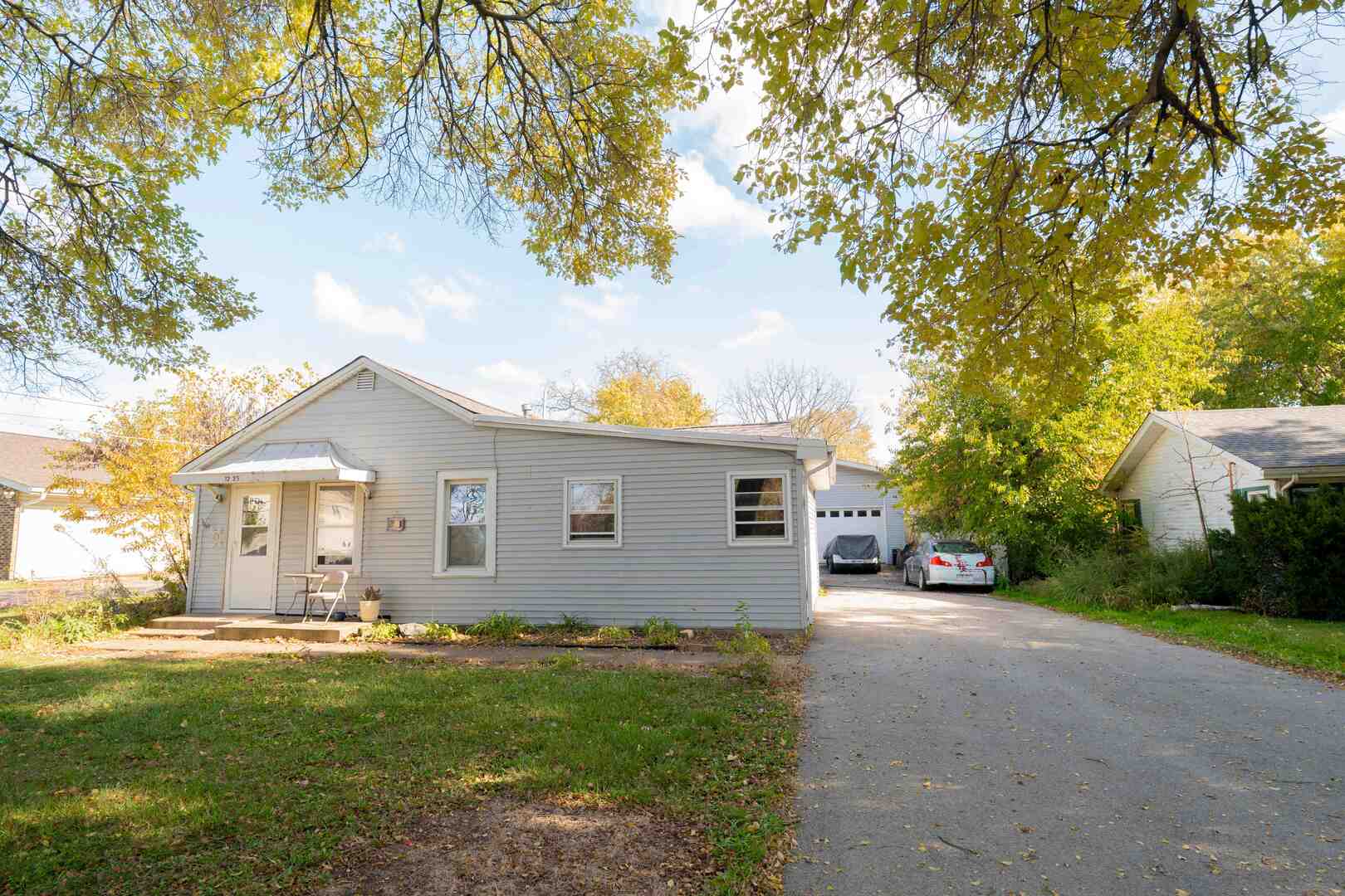 1225 S Lawler Avenue