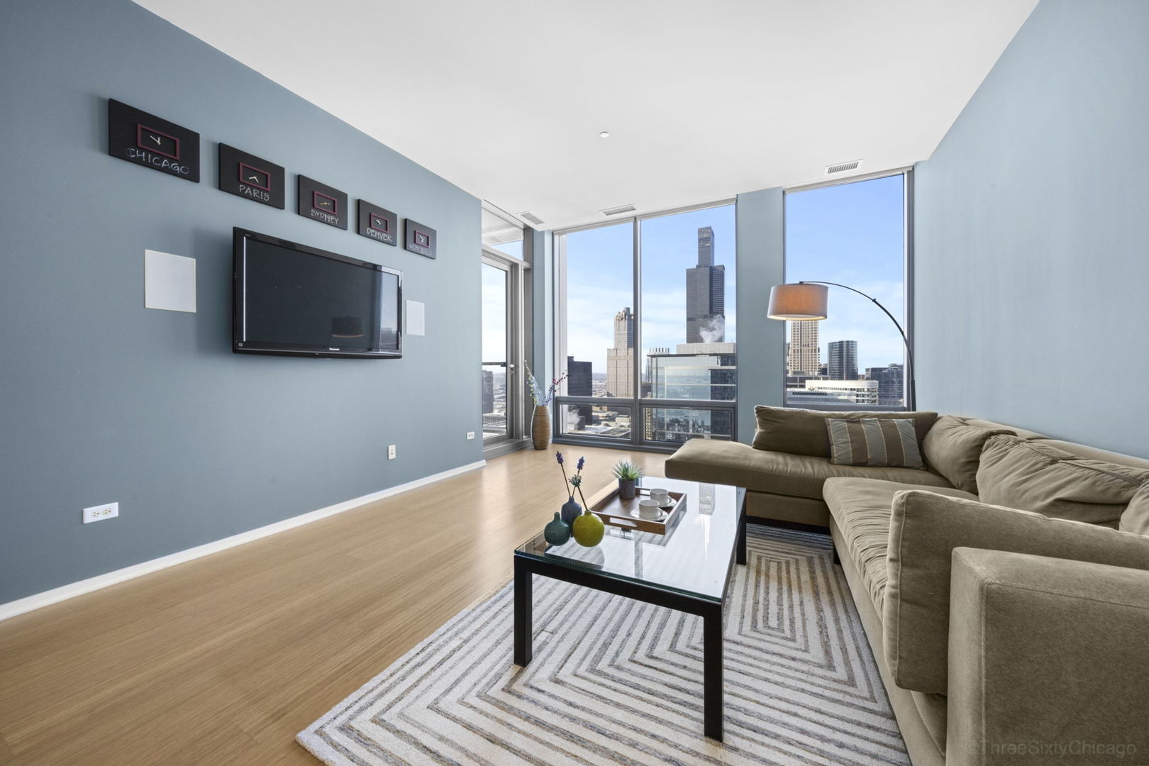 65 E Monroe Street 4612