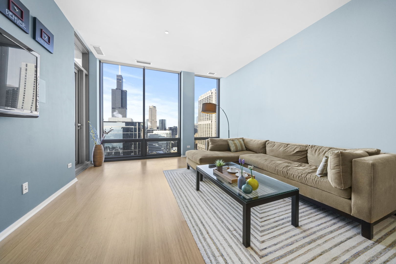 65 E Monroe Street 4612