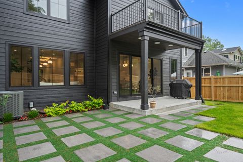 Tiny photo for 328 S Loomis Street, Naperville, IL 60540 (MLS # 12270661)