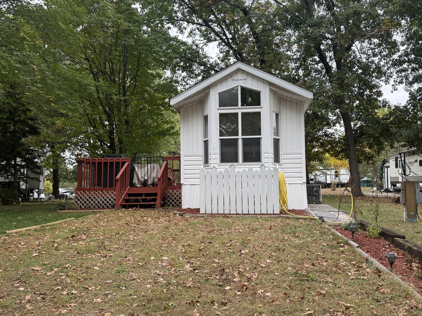 9-49 Woodhaven Lakes