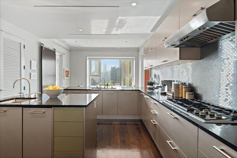 Tiny photo for 77 E WALTON Street #25D, Chicago, IL 60611 (MLS # 12567130)