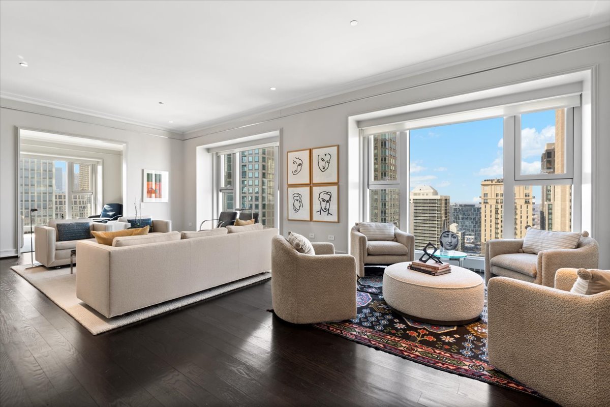 77 E WALTON Street 25D