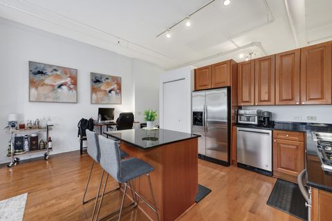 Tiny photo for 333 N CANAL Street #1306, Chicago, IL 60606 (MLS # 12606325)