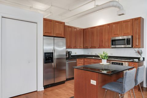 Tiny photo for 333 N CANAL Street #1306, Chicago, IL 60606 (MLS # 12606325)