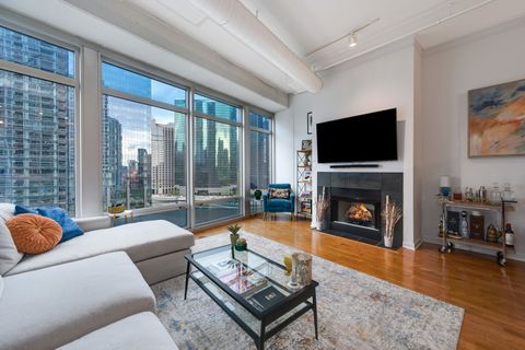 Tiny photo for 333 N CANAL Street #1306, Chicago, IL 60606 (MLS # 12606325)