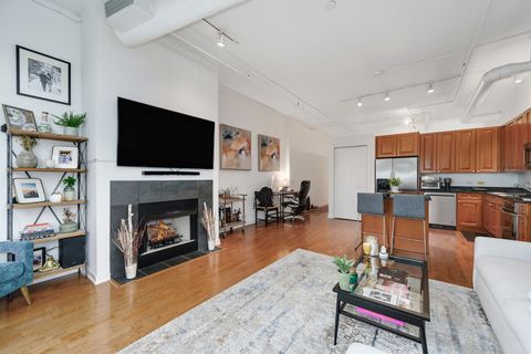 Tiny photo for 333 N CANAL Street #1306, Chicago, IL 60606 (MLS # 12606325)
