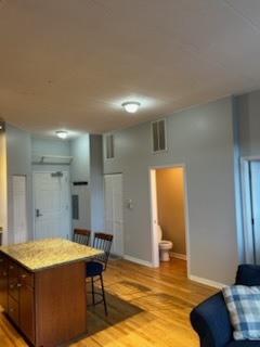 1919 S Michigan Avenue 400