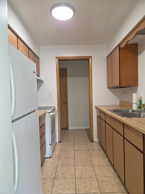 Tiny photo for 420 S Kenilworth Avenue #18, Oak Park, IL 60302 (MLS # 12766009)