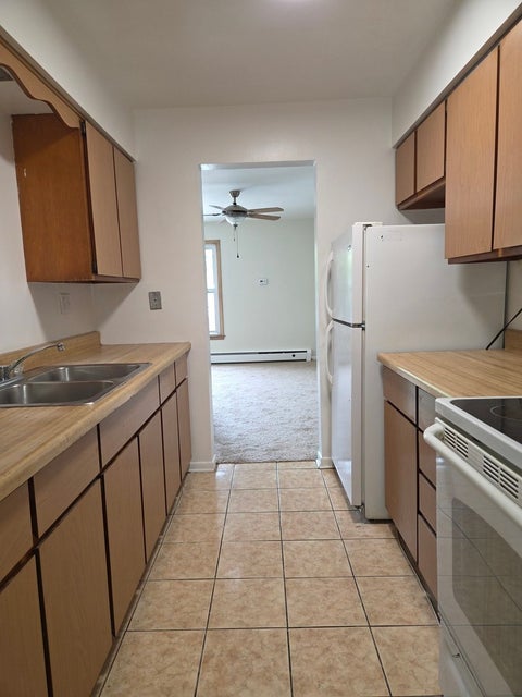 Tiny photo for 420 S Kenilworth Avenue #18, Oak Park, IL 60302 (MLS # 12766009)