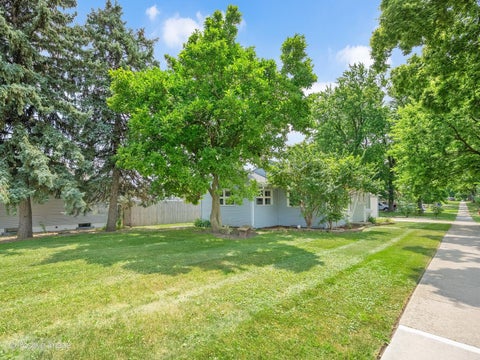 Tiny photo for 23 W Naperville Road, Westmont, IL 60559 (MLS # 12712479)