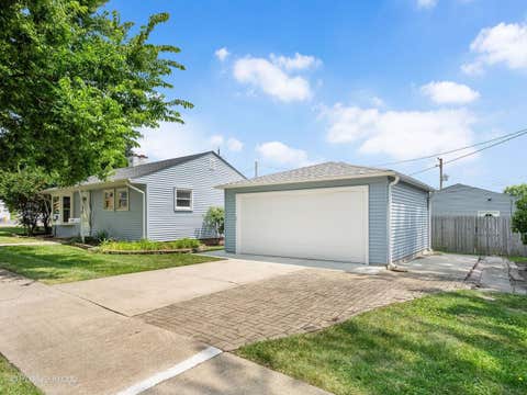 Tiny photo for 23 W Naperville Road, Westmont, IL 60559 (MLS # 12712479)