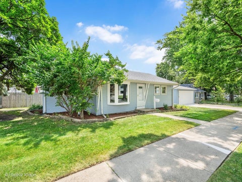 Tiny photo for 23 W Naperville Road, Westmont, IL 60559 (MLS # 12712479)