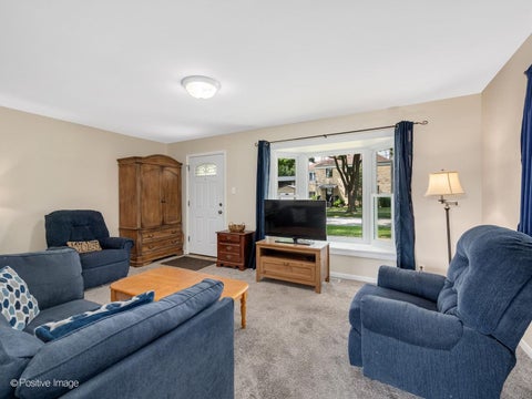 Tiny photo for 23 W Naperville Road, Westmont, IL 60559 (MLS # 12712479)
