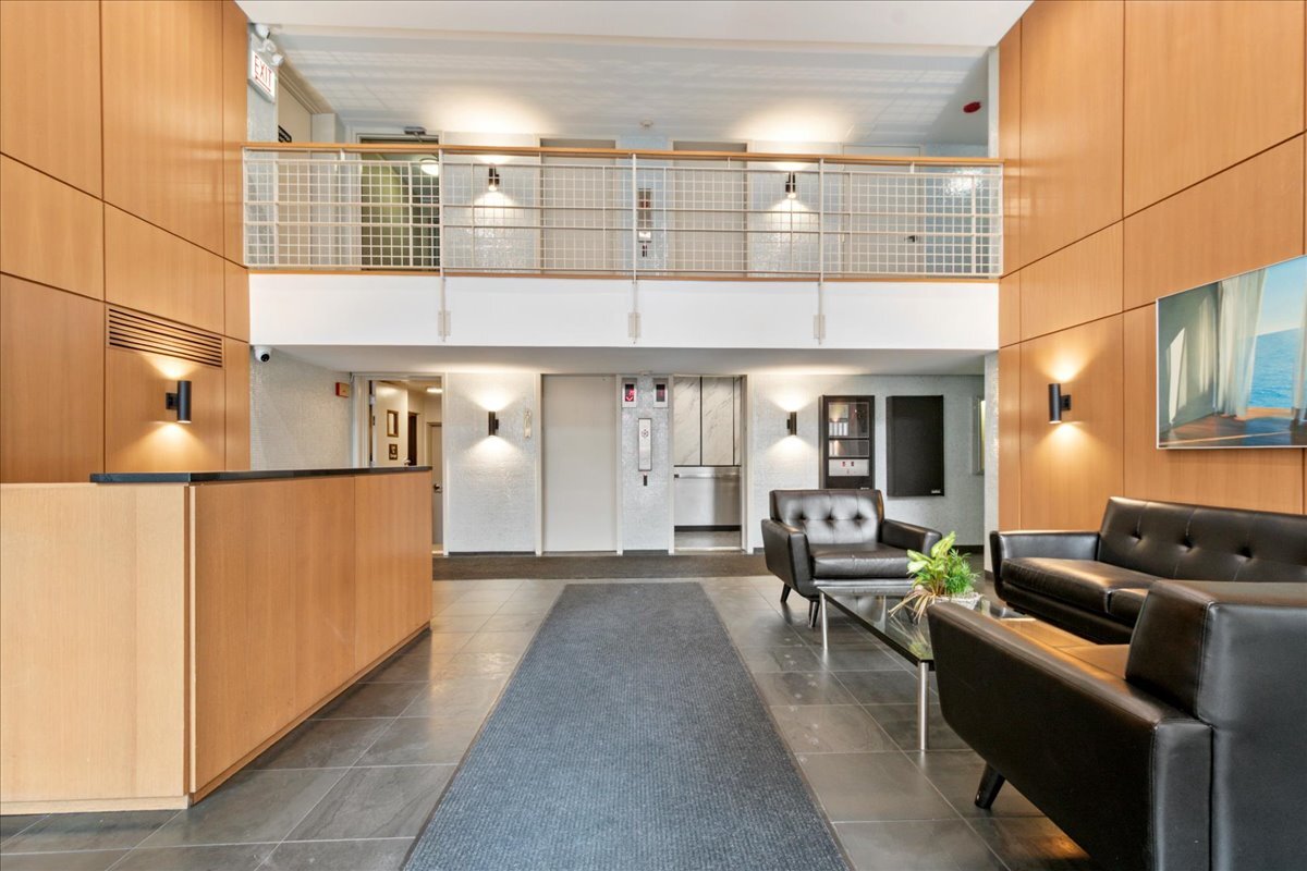 3033 N Sheridan Road 1605