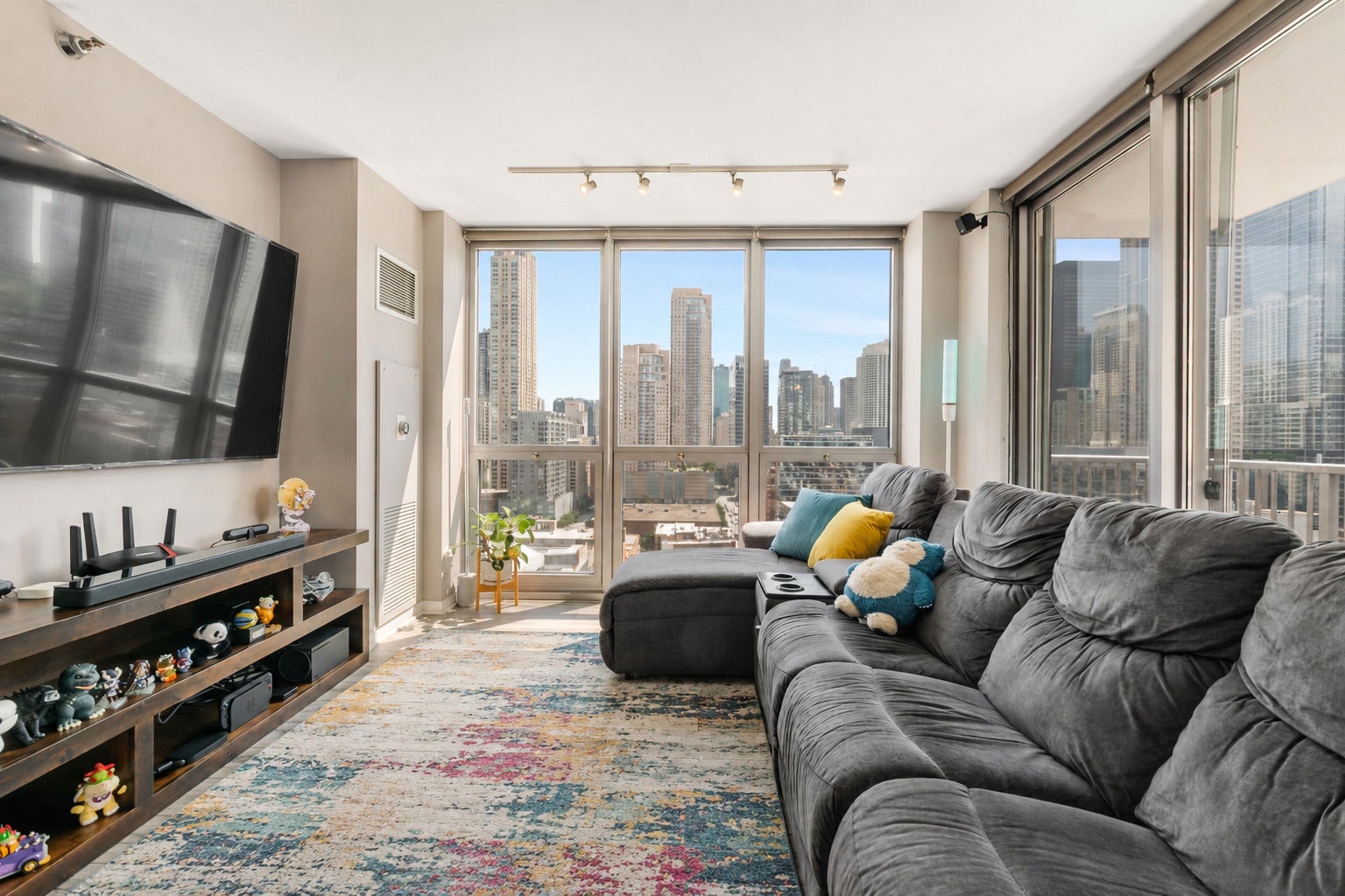 200 W Grand Avenue 1801
