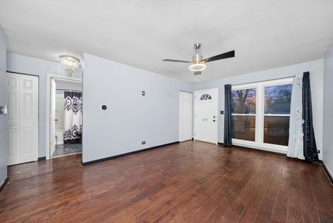 Tiny photo for 3056 Kingston Court, Streamwood, IL 60107 (MLS # 12529497)