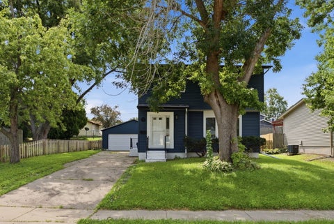 Photo of 1903 Kings Drive, Bettendorf, IA 52722 (MLS # 12745672)