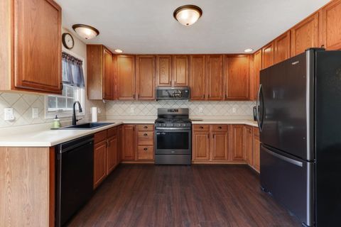 Tiny photo for 20 Crystal Court, Bloomington, IL 61704 (MLS # 12552008)