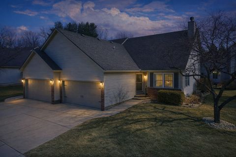 Tiny photo for 20 Crystal Court, Bloomington, IL 61704 (MLS # 12552008)