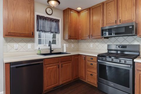 Tiny photo for 20 Crystal Court, Bloomington, IL 61704 (MLS # 12552008)