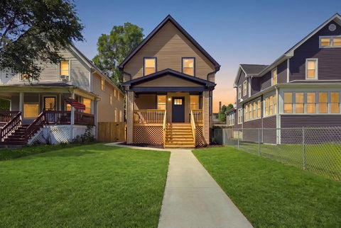 Photo of 638 N Lotus Avenue, Chicago, IL 60644 (MLS # 12739496)