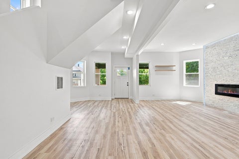 Tiny photo for 638 N Lotus Avenue, Chicago, IL 60644 (MLS # 12739496)