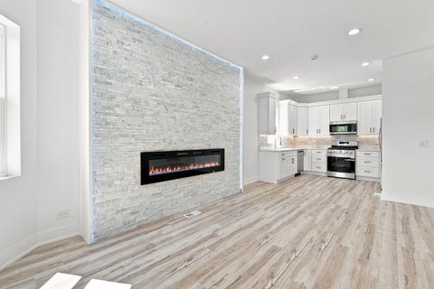 Tiny photo for 638 N Lotus Avenue, Chicago, IL 60644 (MLS # 12739496)