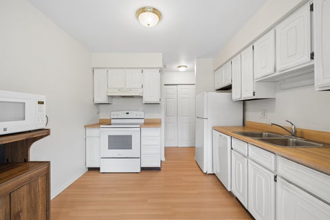 Tiny photo for 456 Raintree Court #2C, Glen Ellyn, IL 60137 (MLS # 12757631)